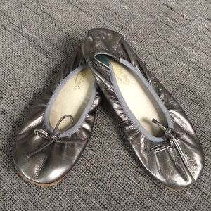 Bonpoint metallic pewter leather ballet flats 32/1